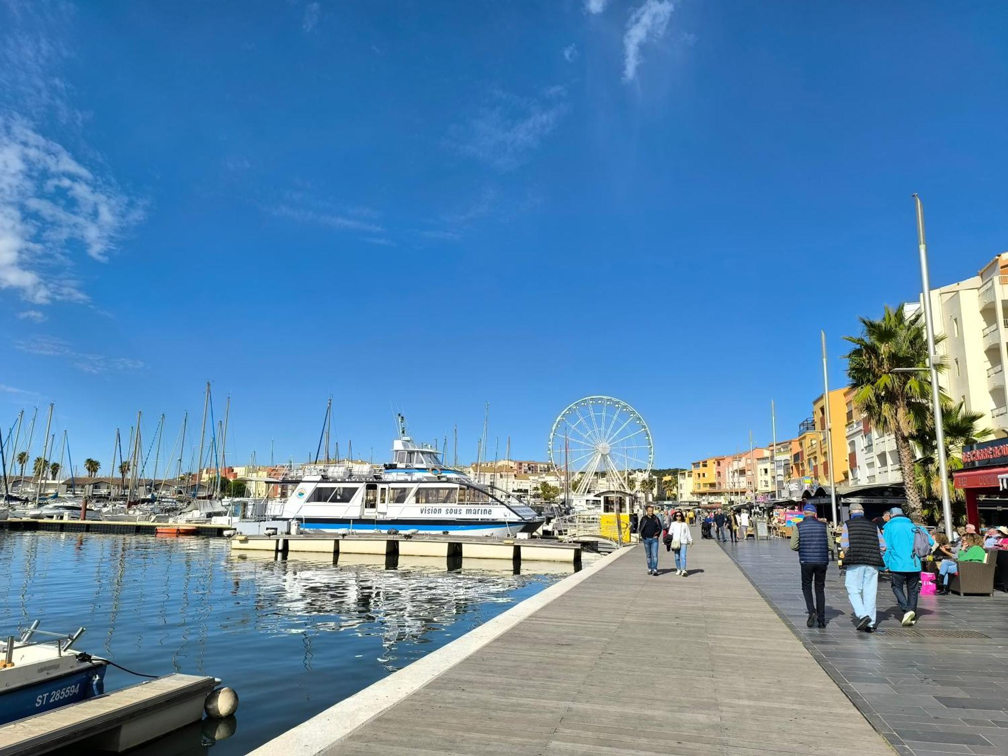 La Desirade Avec Parking- Port - Wifi Couchage En 160 Neuf Lägenhet Agde Exteriör bild
